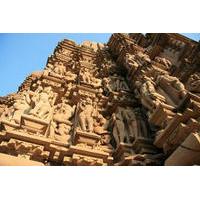 Private Tour: Full-Day City Tour with Yoga and Kandariya Dance Show from Khajuraho