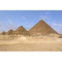 Private Day Tour with Guide to Giza Pyramids Egyptian Museum and Khan El Kahlili Bazaar in Cairo