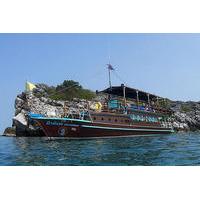 private charter blue dragon 62ft yacht island hopping and snorkeling t ...