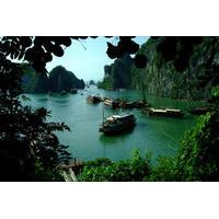 Private Tour: 4-Day Hanoi Highlights and Halong Bay Cruise