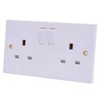 Pro Power 13A White Switched Socket