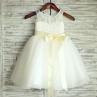 Princess Knee-length Flower Girl Dress - Lace / Satin / Tulle Sleeveless Scoop with