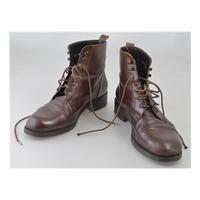 Practical and stylish ankle lace up boots - BALLY - Size 41 (7.5)