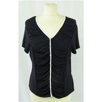 precis size large top black precis size l black short sleeved shirt