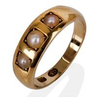 Pre-Owned 18ct Yellow Gold Three Stone Pearl Ring 4141433