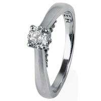 Pre-Owned White Gold Diamond Solitaire Ring 4112097