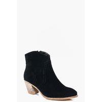 Pull On Western Ankle Boot - black