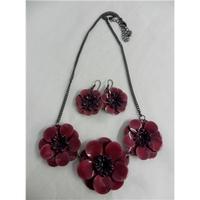 Purple floral Necklace and Earrings set unbranded - Size: medium - Purple
