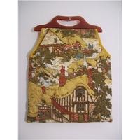 Quilted Thatched Cottage Knitting Bag