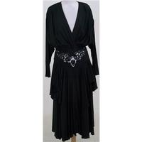 Que Clothing, Size M, Black evening dress