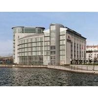 Ramada Hotel and Suites London Docklands