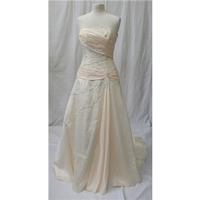 raylia size 10 cream ivory wedding dress