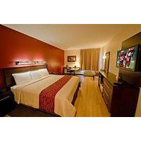 Red Roof PLUS+ Long Island - Gar...