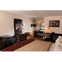 Red Roof PLUS+ Wilmington - Newa...