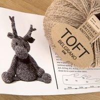 reindeer bauble crochet kit includes 100g dk yarn and pattern makes 4  ...
