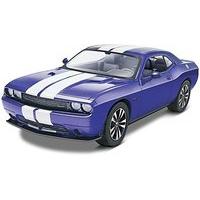 revell monogram 125 2013 challenger srt8