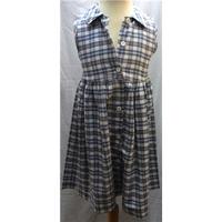 reduced almost new cotton check girls dress unknown brand size 3 4 yea ...