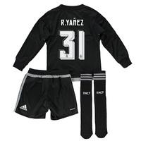 Real Madrid Home Goalkeeper Mini Kit 2015/16 with R.Yanez 31 printing, Black