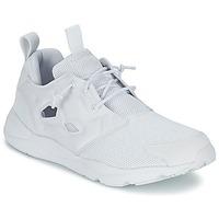 Reebok Classic FURYLITE men\'s Shoes (Trainers) in white