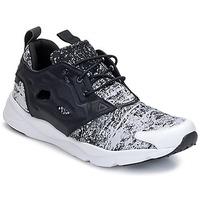 Reebok Classic FURYLITE JF men\'s Shoes (Trainers) in grey