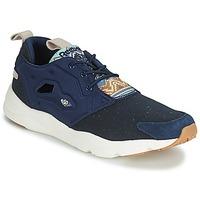 Reebok Classic FURYLITE GP men\'s Shoes (Trainers) in blue
