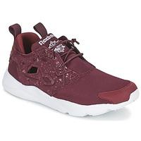 Reebok Classic FURYLITE SP men\'s Shoes (Trainers) in red