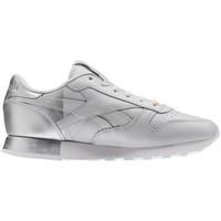 Reebok Sport Classic Leather Matte Shine Pack women\'s Shoes (Trainers) in Silver