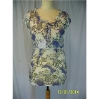 Red Herring Size 10 Floral Top Red Herring - Size: 10 - Purple - Blouse