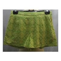 Reduced MercuryDuo Lace Green Shorts MercuryDuo - Size: S - Green - Hot pants