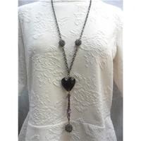 Reduced almost new Glass Heart Pendant Necklace unbranded - Size: Medium - Purple - Necklace