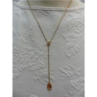 Reduced Brand New Gold and Rhinestone Necklace Claire Garnett - Size: Small - Metallics - Necklace