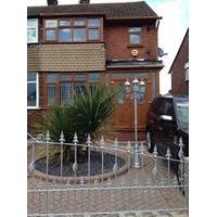 ROOM FOR RENT - MOSTON
