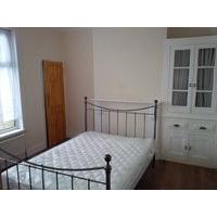 ROOM AVAILABLE NOW - Close To Hospital & Town