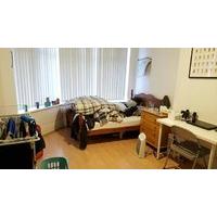 room to rent in m13 victoria park available by 20th july