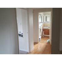 Room available in 2 bedroom flat in Surbiton