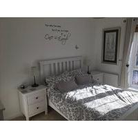 Room to let In Bishopdown, Salis...