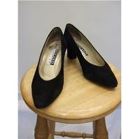 Roland Cartier Size: 3 Black Suede Court shoes