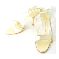 Romeo Gigli Size 5.5 White Satin Stiletto Ankle Strap Shoes