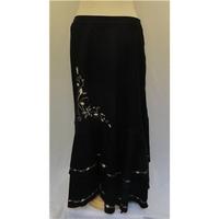 roman size 16 black cream calf length skirt