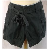 roxy size m green shorts roxy size m green sporty shorts