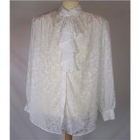 rsvp size 18 white long sleeved blouse