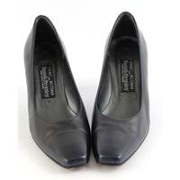russell bromley navy blue court shoes size 612
