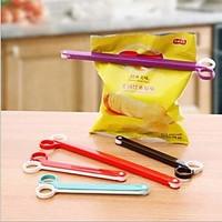 Scissors Shape Sealing Clip, Plastic 17.5×1.5×1.3 CM(6.9×0.6×0.6 INCH) Random Color