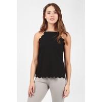 SCALLOP SQUARE NECK TOP