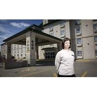 Service Plus Inn and Suites - Grande Prairie