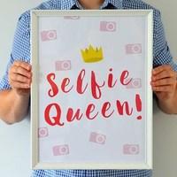 Selfie Queen Framed Print