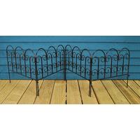 Set of 4 Gardman Steel Lawn Edging Panels (45cm x 41cm) by Gardman