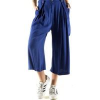 Sexy Woman GR_71961 women\'s Cropped trousers in blue