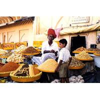 Shopping Experience: Guided Tour of Delhi\'s Markets