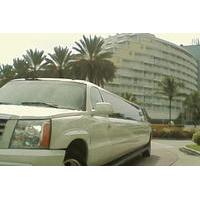 Shared Round-Trip Limousine Transfer to the Port Lucaya Market